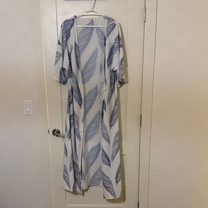 Lightweight Leaf-Print Kimono Duster - White & Navy